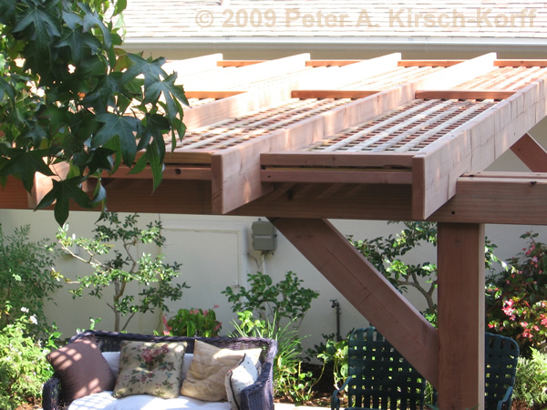Detail Photo: Notched beams and Lattice for Modren Wood Dining Arbor 